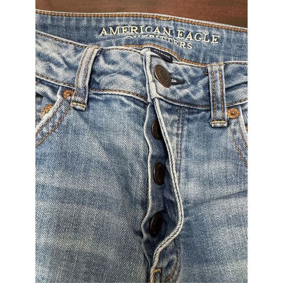 American Eagle Stretch Button Fly Tomgirl Distressed Jeans Size 2 - Picture 8 of 10